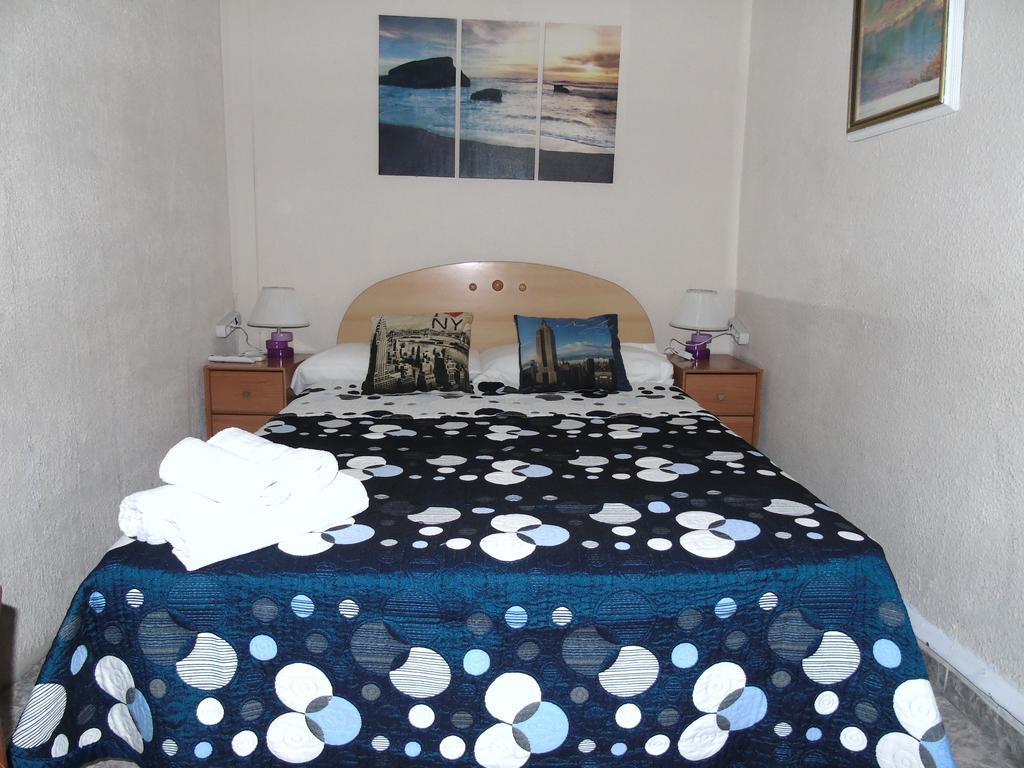 Hostal Aribau Barcelona Zimmer foto