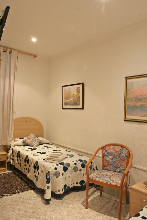 Hostal Aribau Barcelona Exterior foto