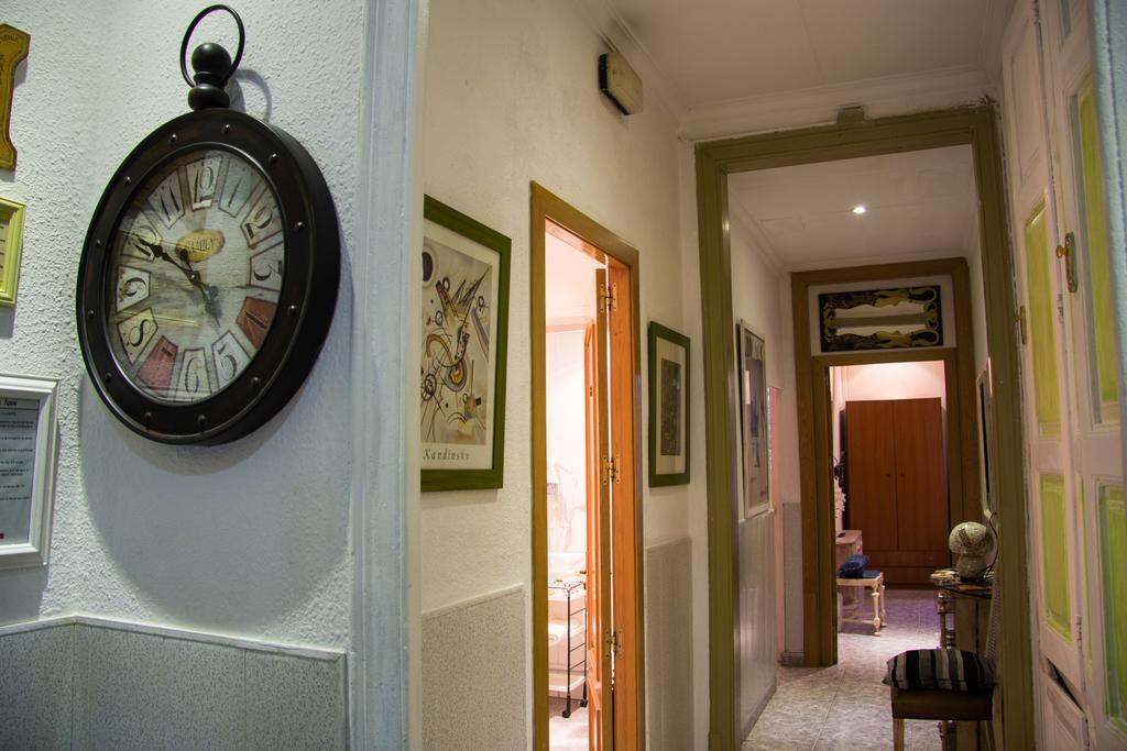 Hostal Aribau Barcelona Exterior foto