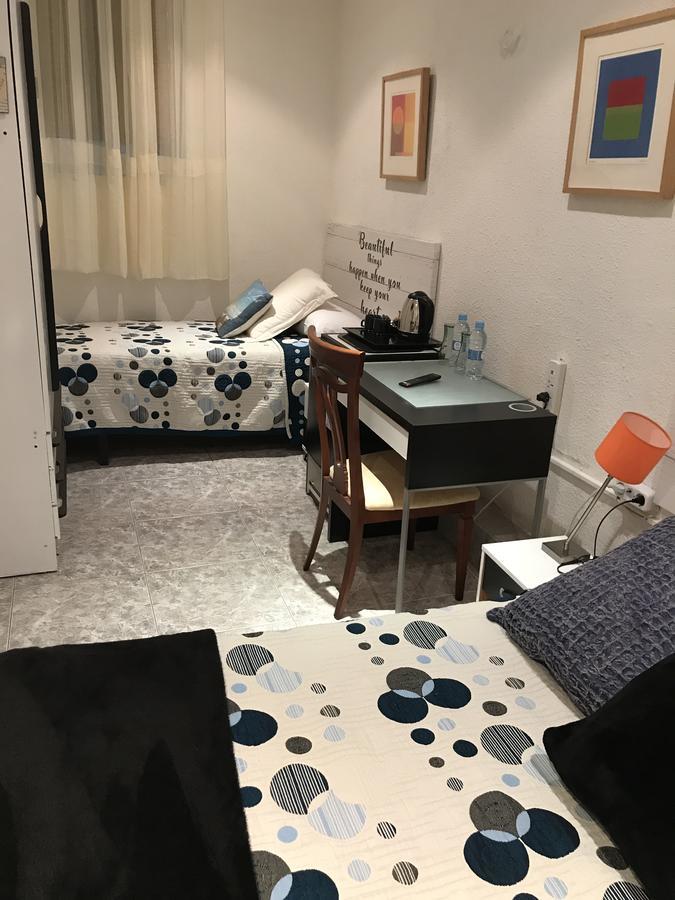 Hostal Aribau Barcelona Exterior foto